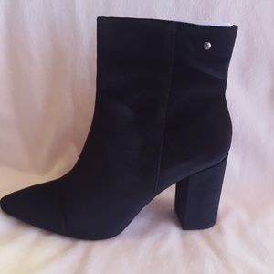 NEW Simply Vera Vera Wang Boots Size 9